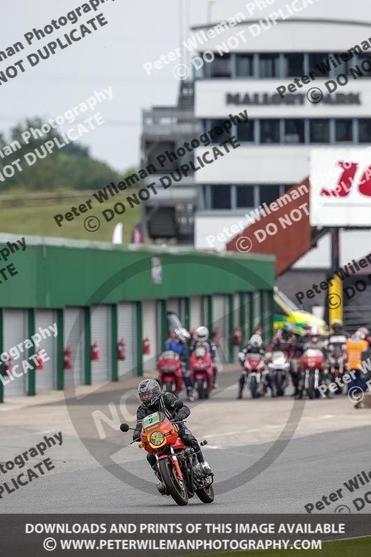 Vintage motorcycle club;eventdigitalimages;mallory park;mallory park trackday photographs;no limits trackdays;peter wileman photography;trackday digital images;trackday photos;vmcc festival 1000 bikes photographs